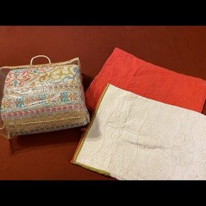Queen quilt and sham set